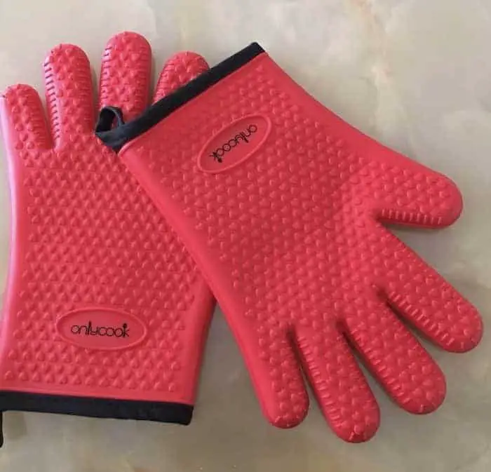 how-to-clean-suede-grill-gloves