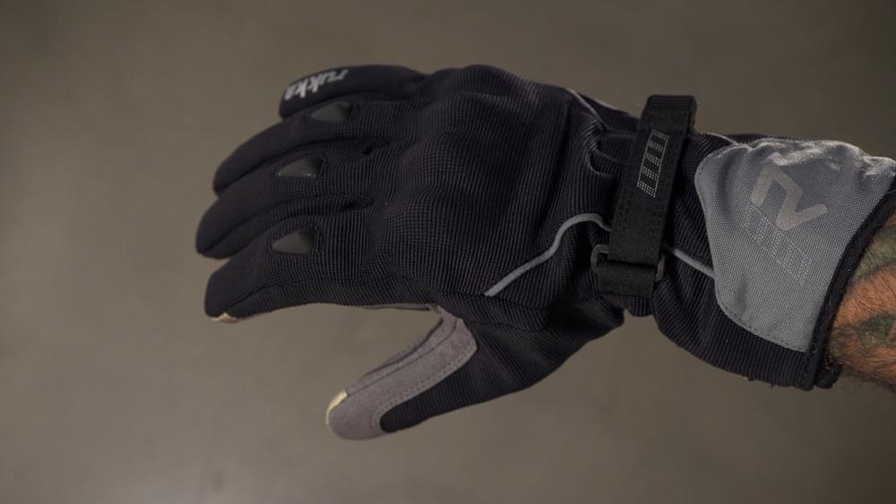 Touring glove