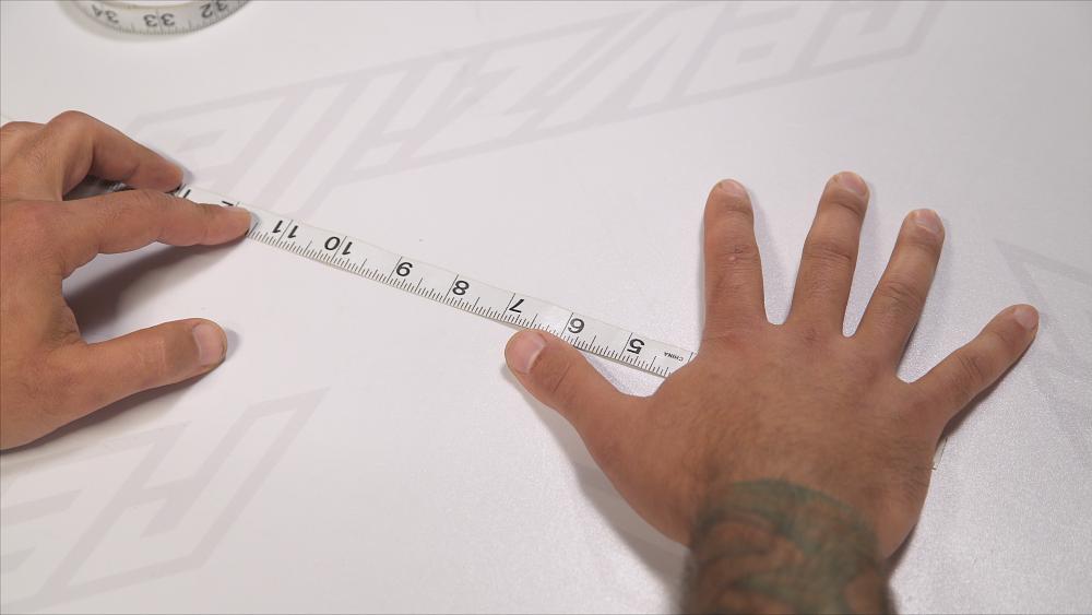 Motorcycle glove sizing