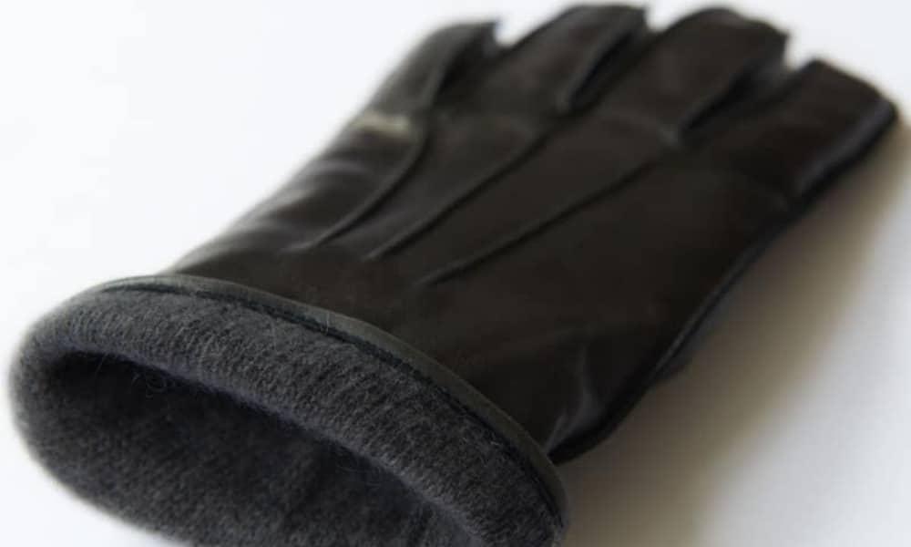 Lining touchscreen gloves