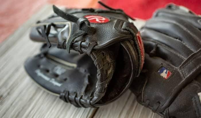 custom-baseball-glove