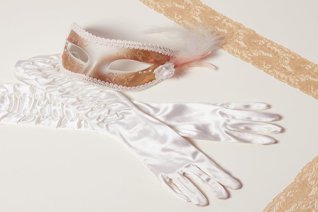 luxurious silk gloves