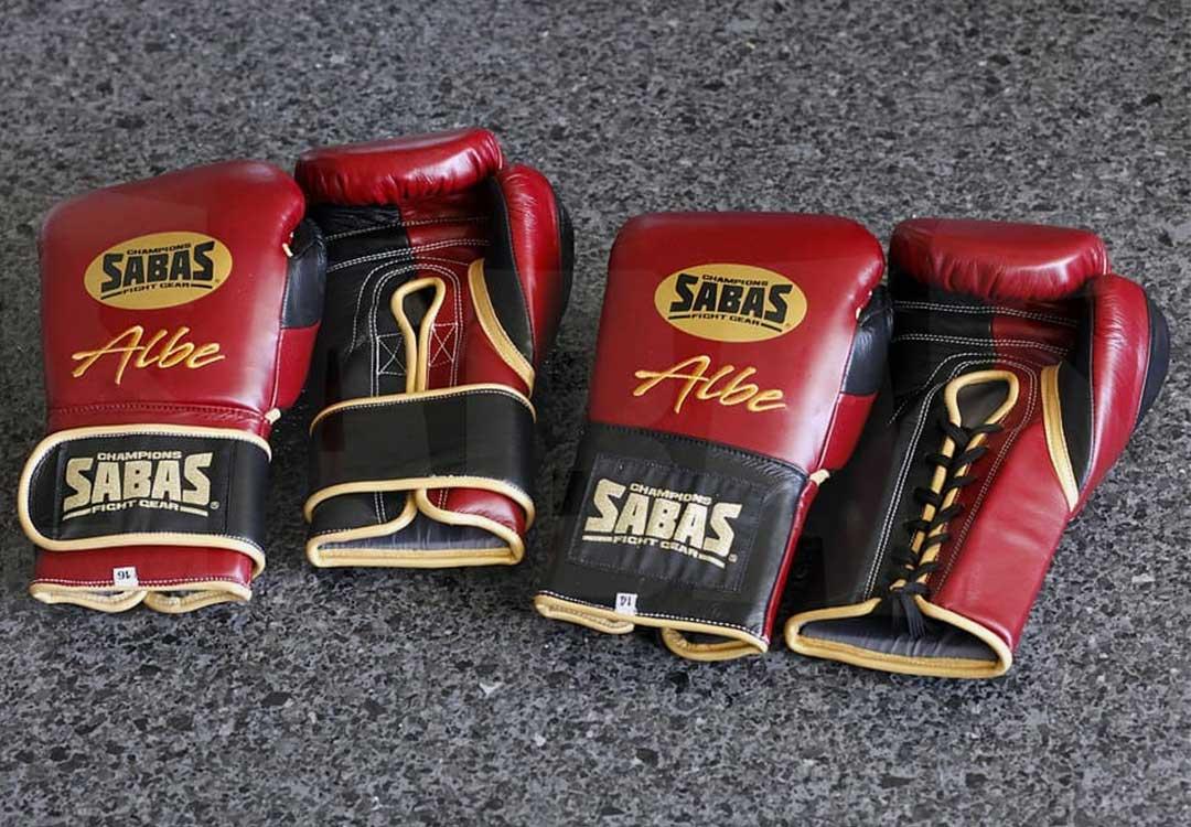 Custom boxing gloves: SABAS