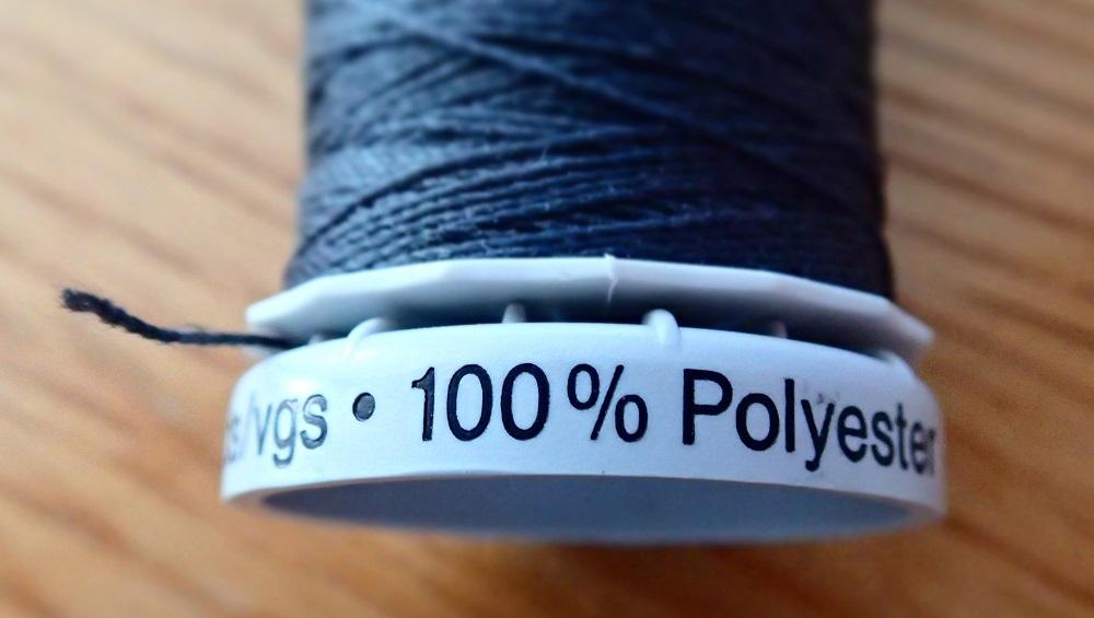 100% Polyesyer heavy duty thread
