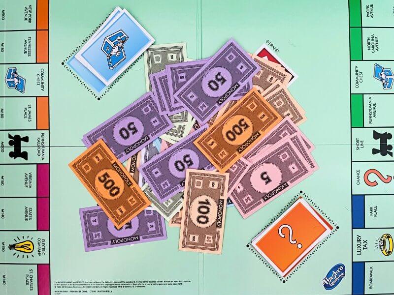 Money in the middle of monopoly board