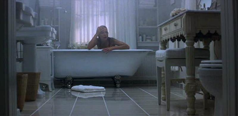 Michelle Pfeiffer in the bathtub What Lies Beneath movie