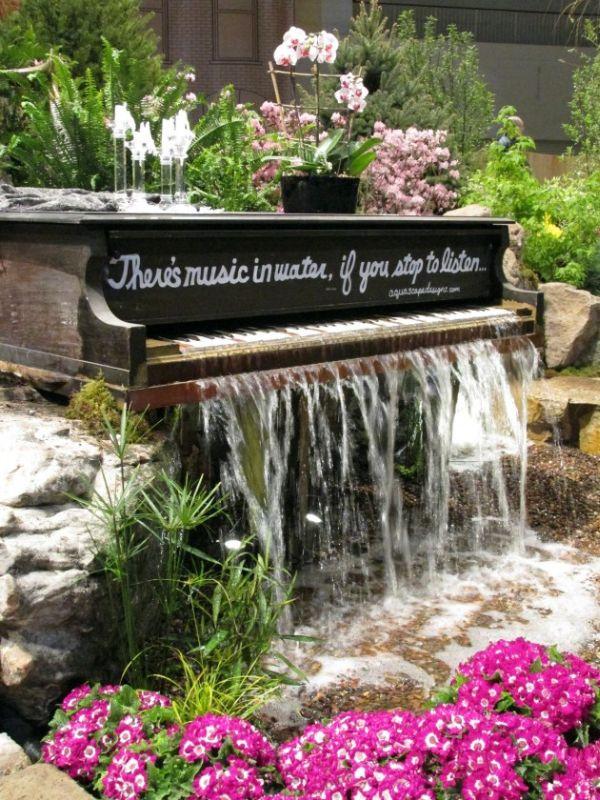 old-piano-turned-into-outdoor-fountain1