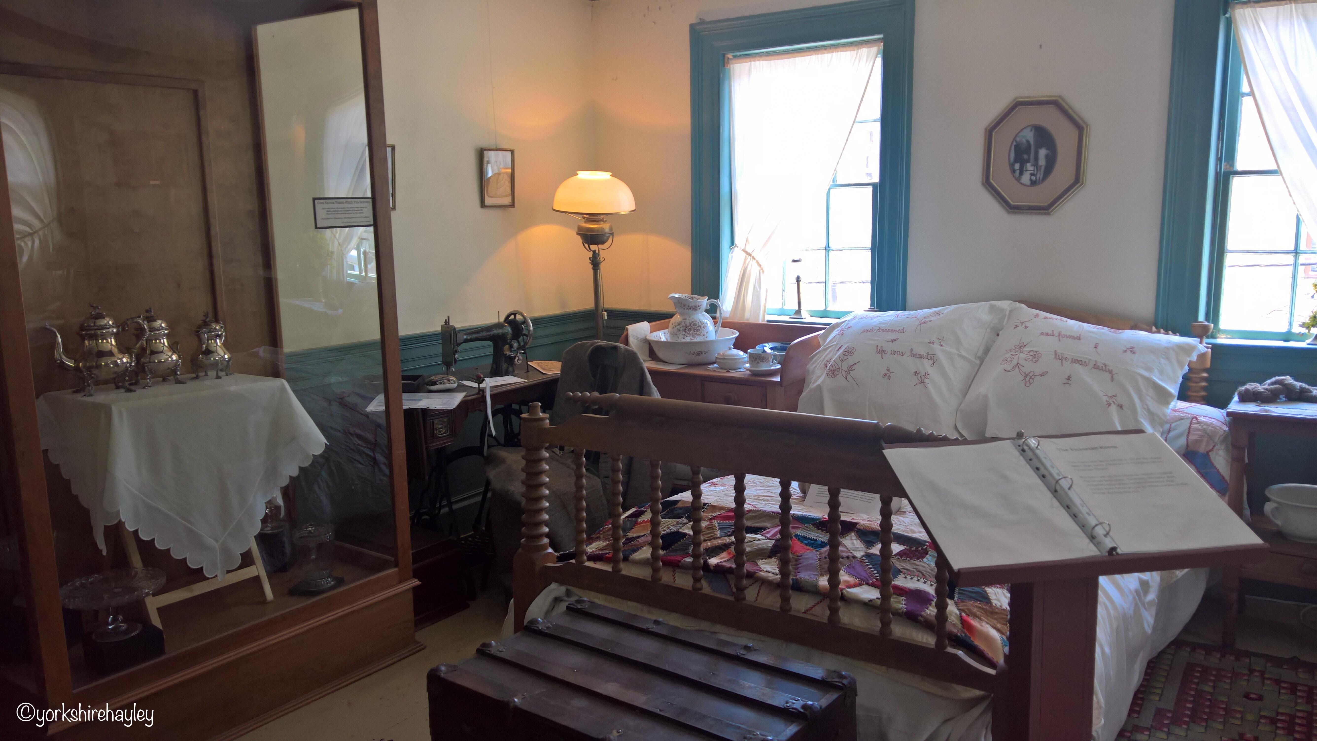 Bedroom in the historic Knaut Rhuland House Museum