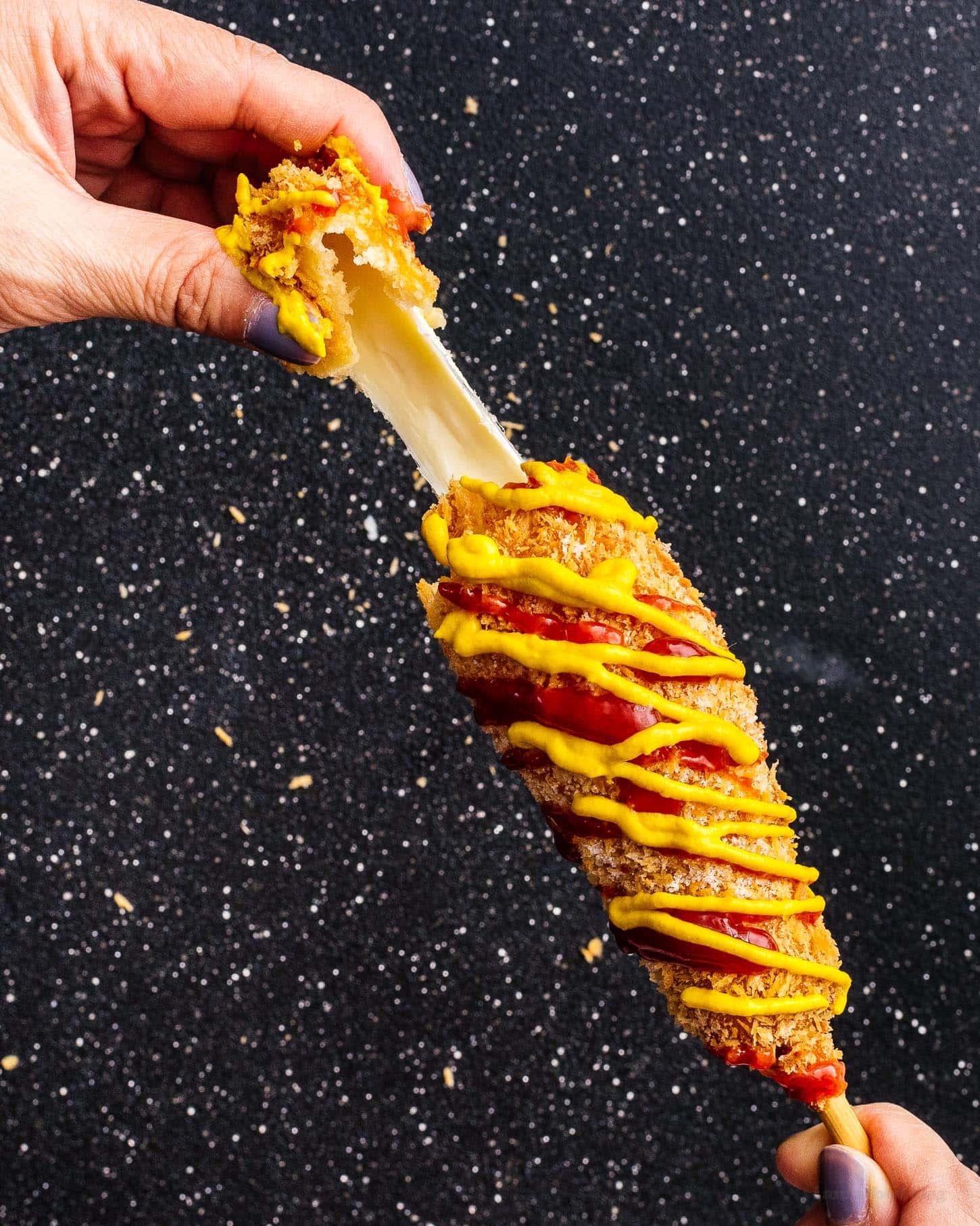 korean corn dog cheese pull | www.iamafoodblog.com