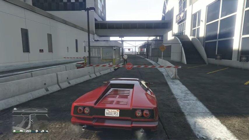 Drive your car to Airport in GTA 5