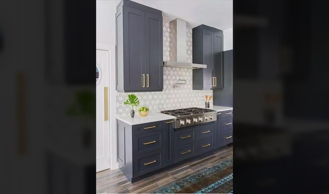 Flat Bar Pulls on Gray shaker kitchen cabinets