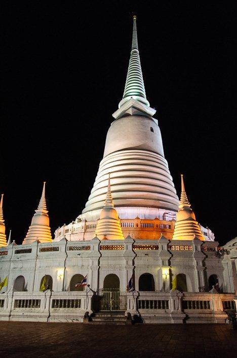 Wat Prayoon temple in Bangkok