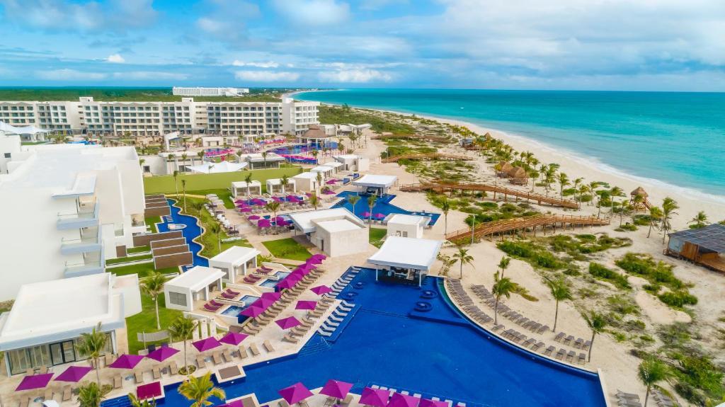 Planet Hollywood Cancun - All inclusive resorts with best food CANCUN, Mexico - GRANDGOLDMAN.COM