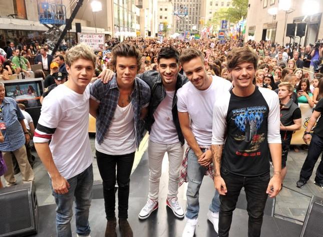 Zayn Malik tiết lộ gây sốc: Các thành viên One Direction từng "phát ốm vì nhau" ảnh 2