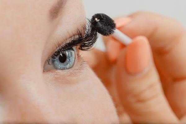 how to combat allergy to eyelash extension glue