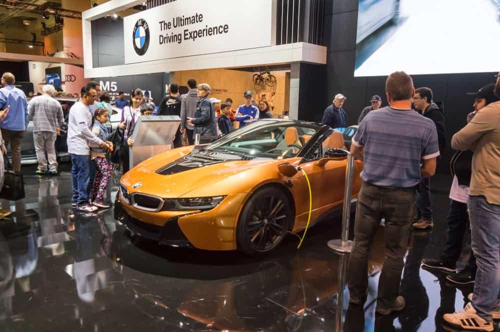 AutoShow around the BMW i8