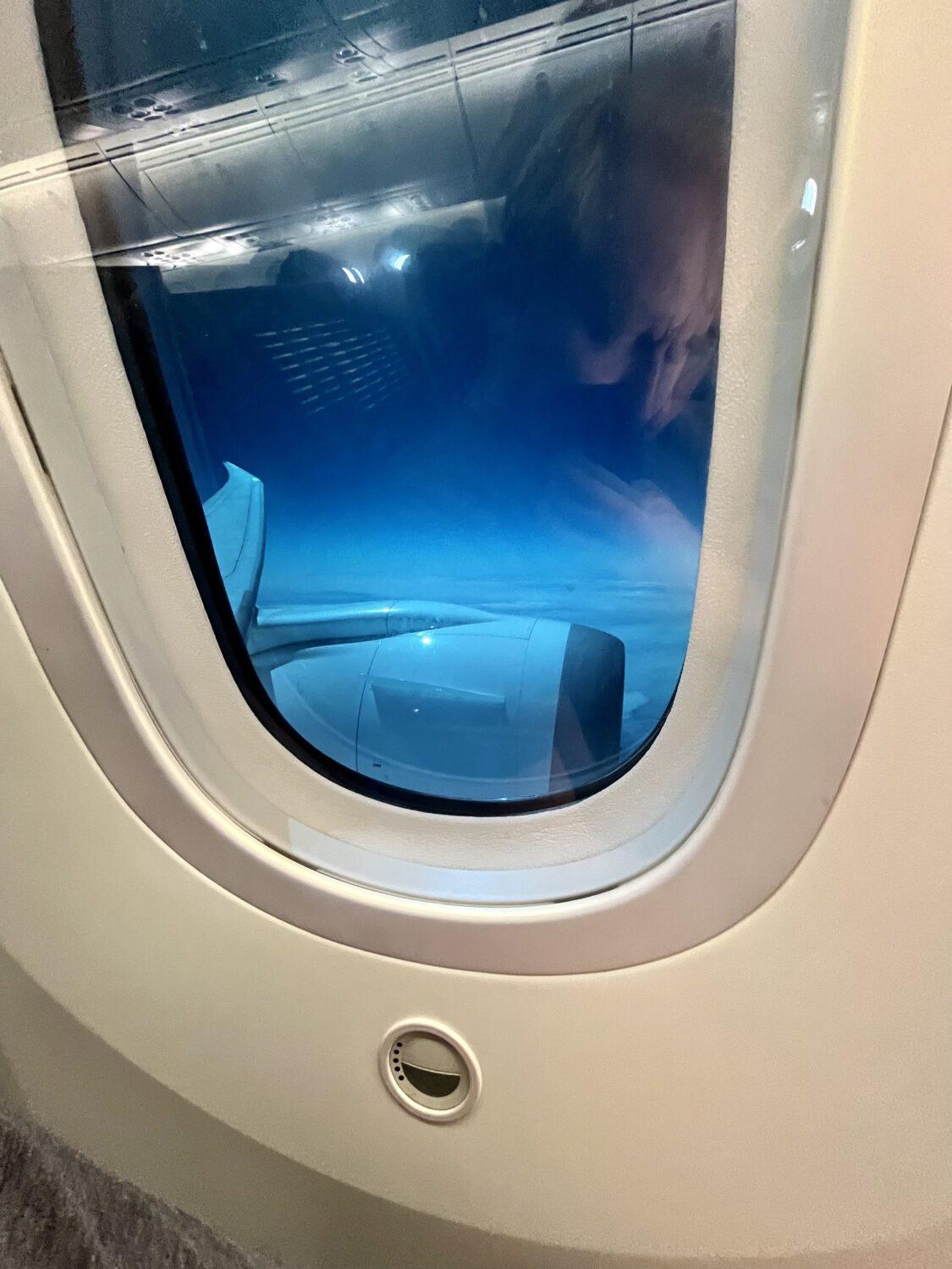 Zipair 787 window