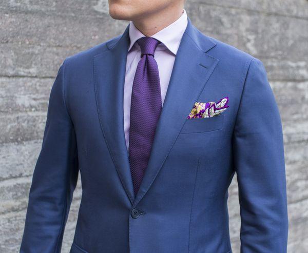 What colored tie would go with a navy blue suit and a light pink shirt? - Quora