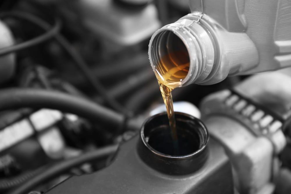 Symptoms of Low Engine Oil