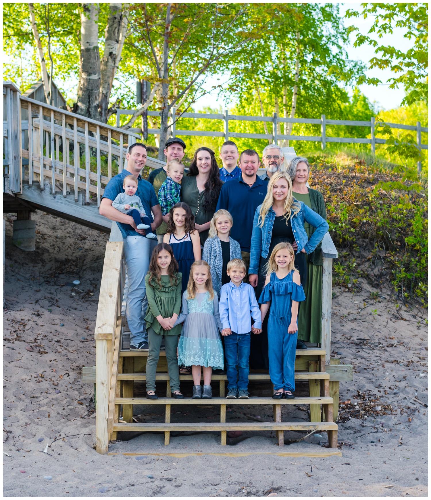 upper peninsula michigan family reunion pictures coordinating blue and green, what to wear family reunion