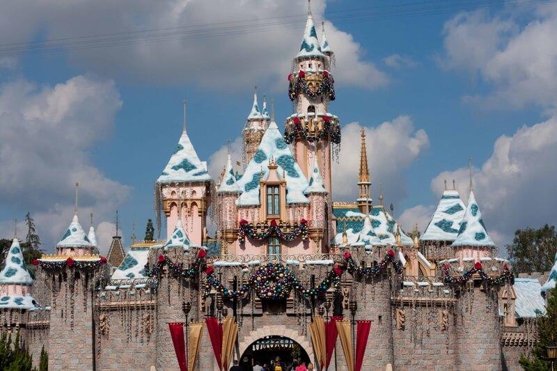 Disneyland Christmas Day time