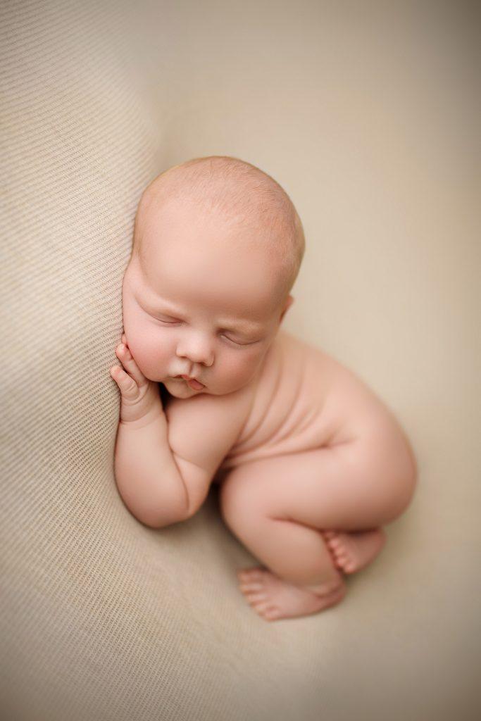 When is the best time to take newborn photos