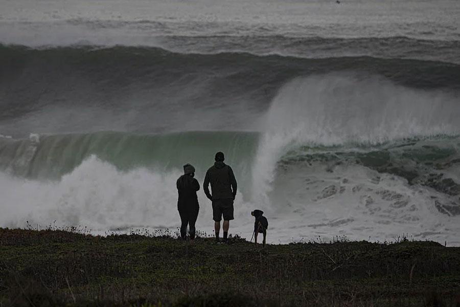 Mavericks Big Surf Wave
