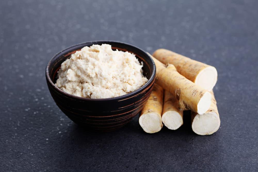 Horseradish root and grated horseradish