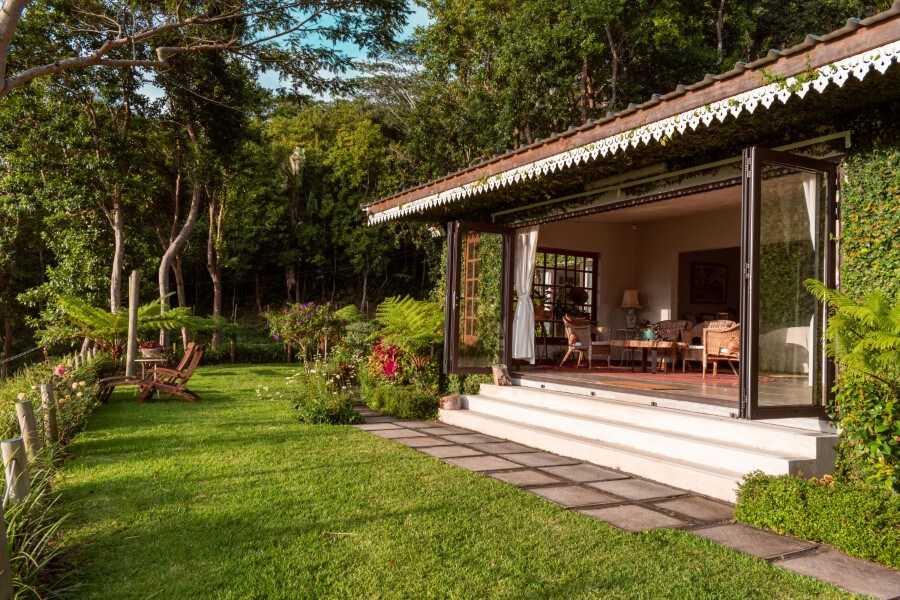 entryway and garden at Green Cottage Chamarel