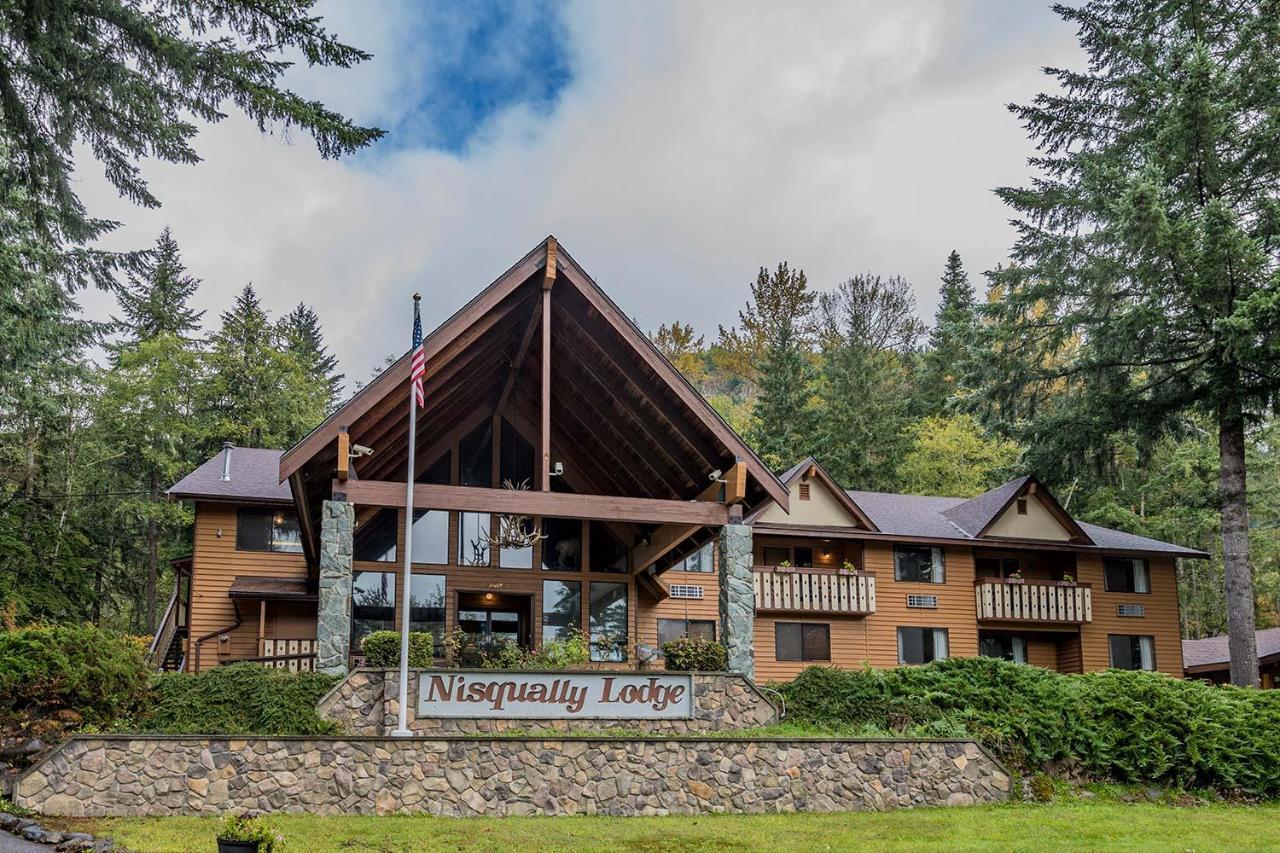 Cowlitz River Lodge near Mount Rainier National Park