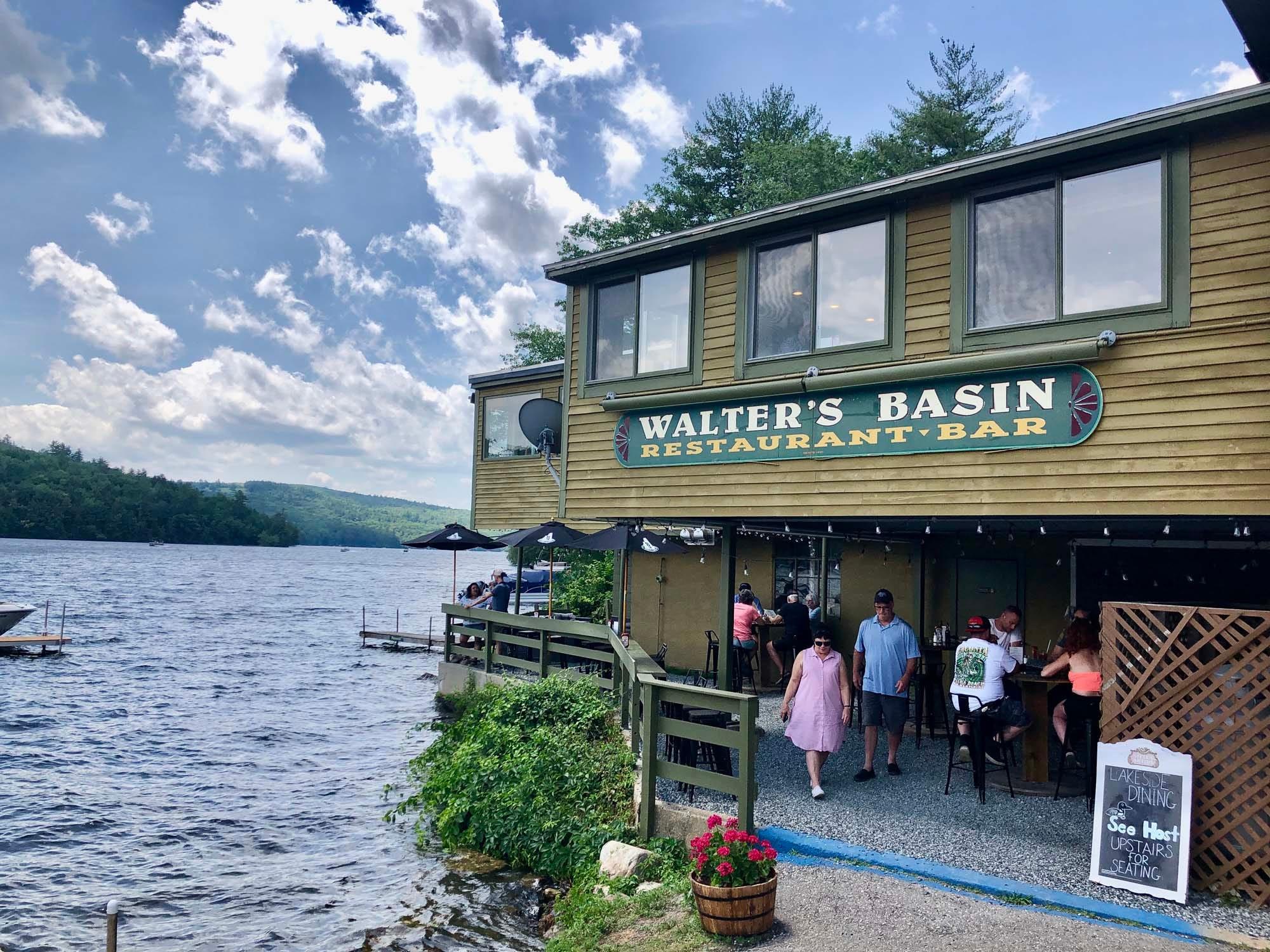 Lake tours start and return to the dock by Walter’s Basin restaurant and bar, a casual drop-in with waterside dining.