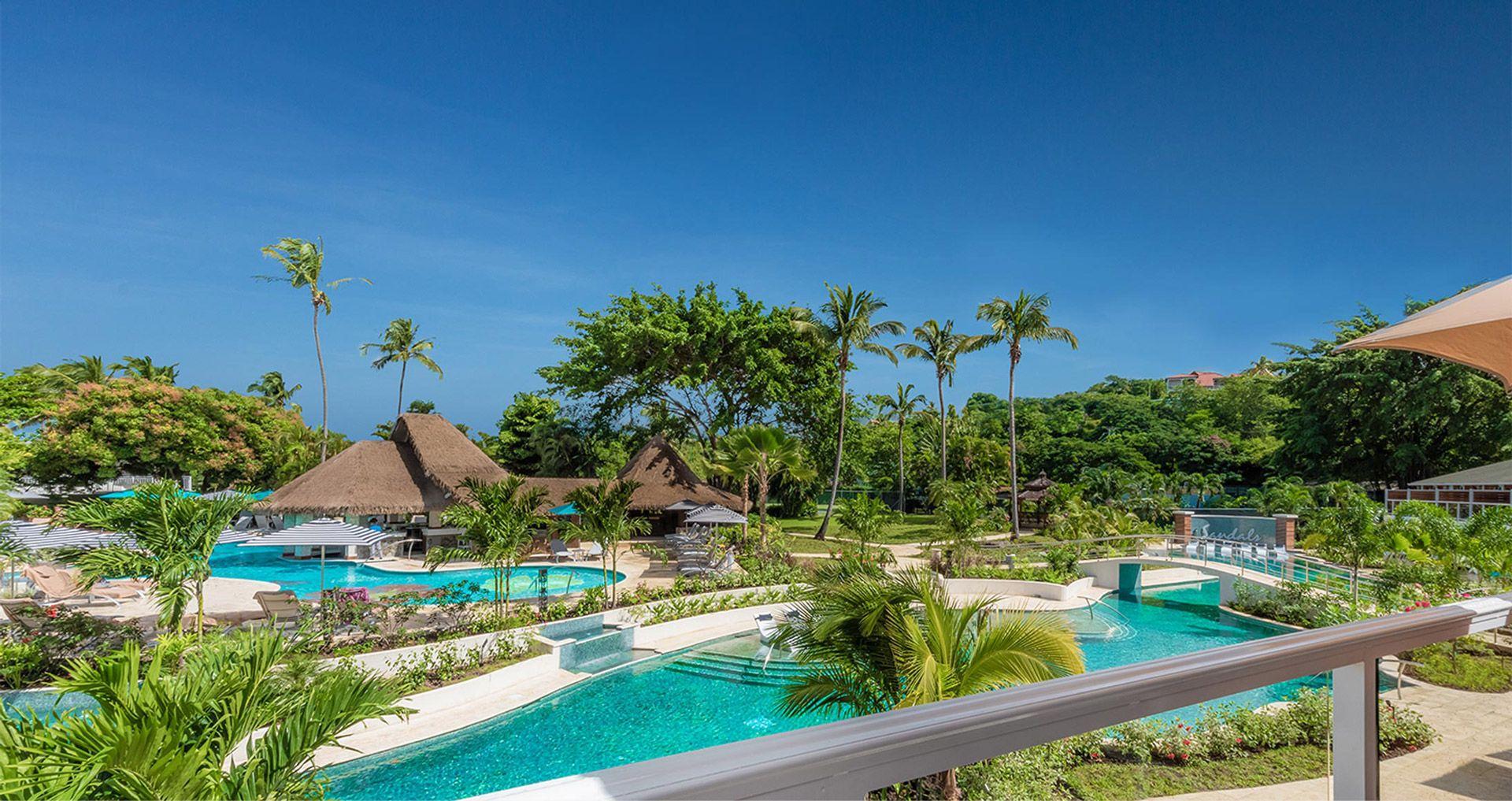 sandals grenada pool with swim up bar