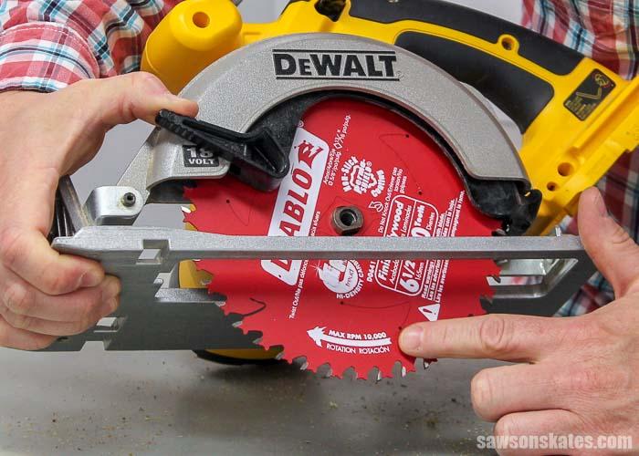 How to change a circular saw blade - the arrow or teeth must face towards the front of the saw