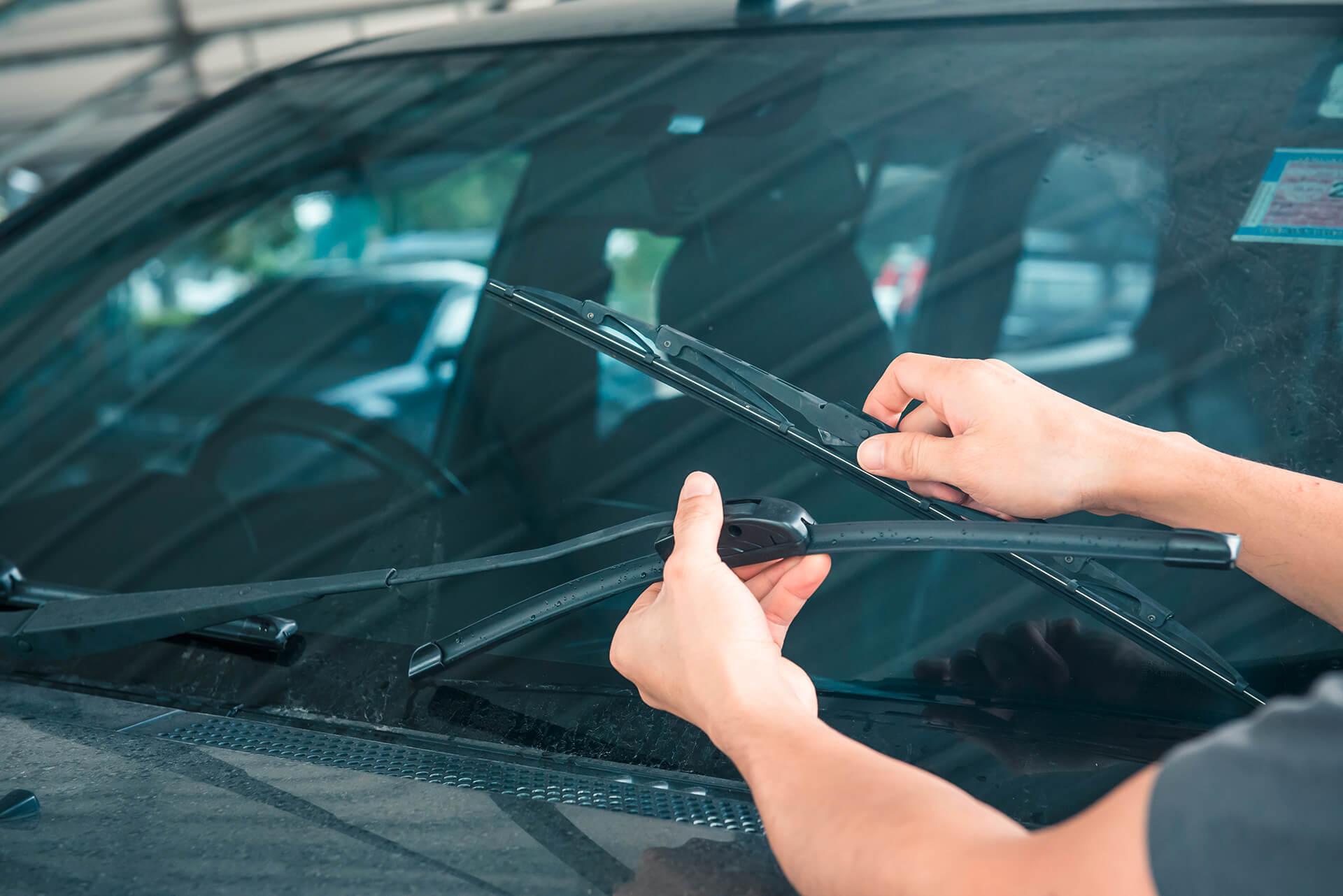 What should you do if the windscreen wipers judder?