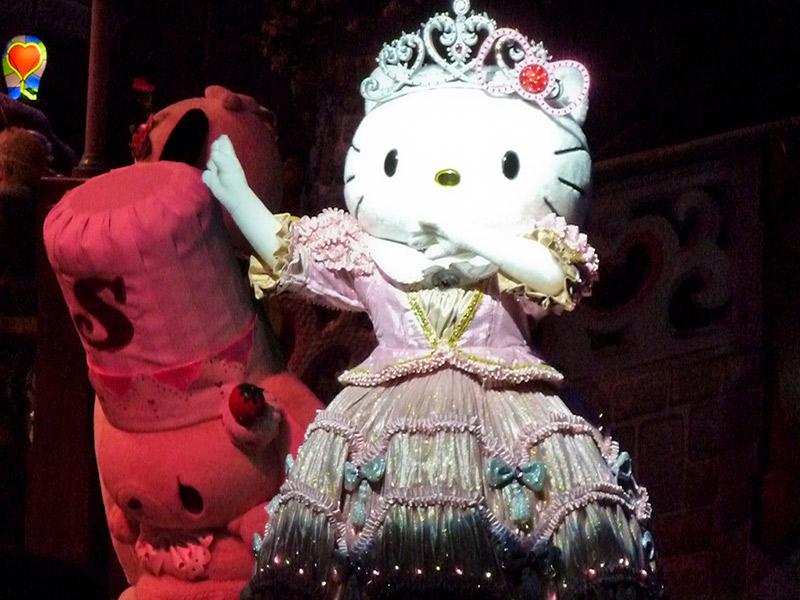 Hello Kitty queen costume
