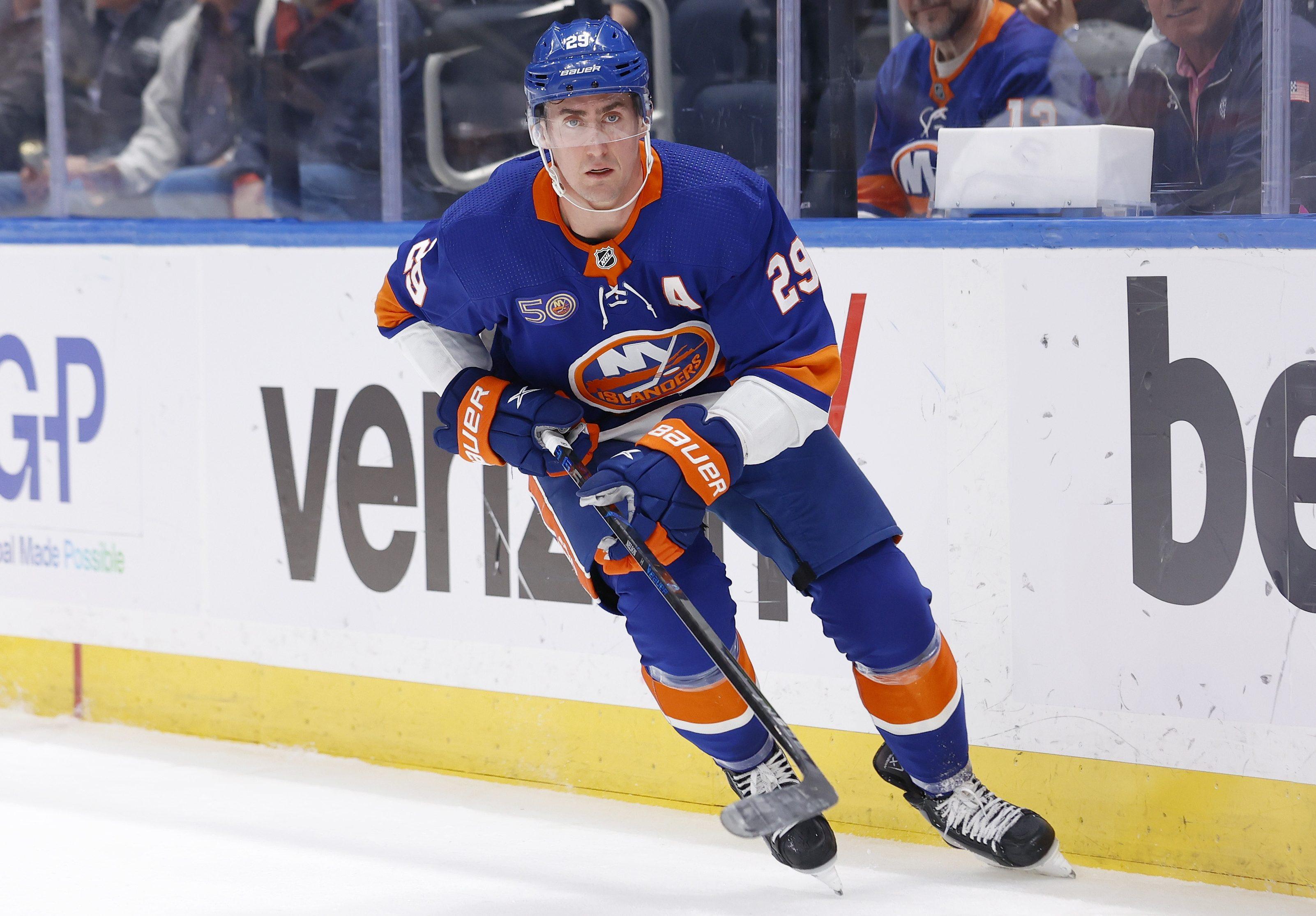 Brock Nelson returned to the ice at Islanders practice after leaving last game with an injury.