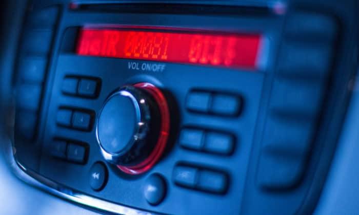 car-radio-stays-on-when-car-is-turned-off