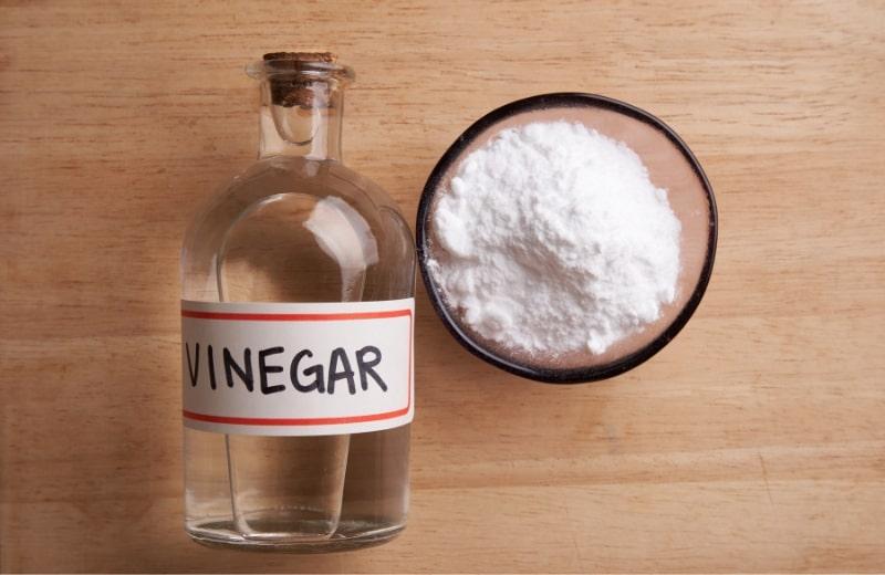 Vinegar and baking soda to clean toilet stains