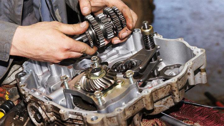 7 Symptoms of Too Much Transmission Fluid (and How to Fix)