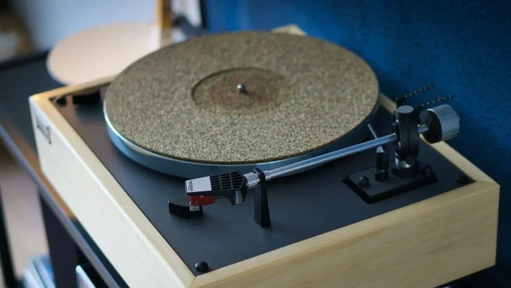 Mat for turntable platter