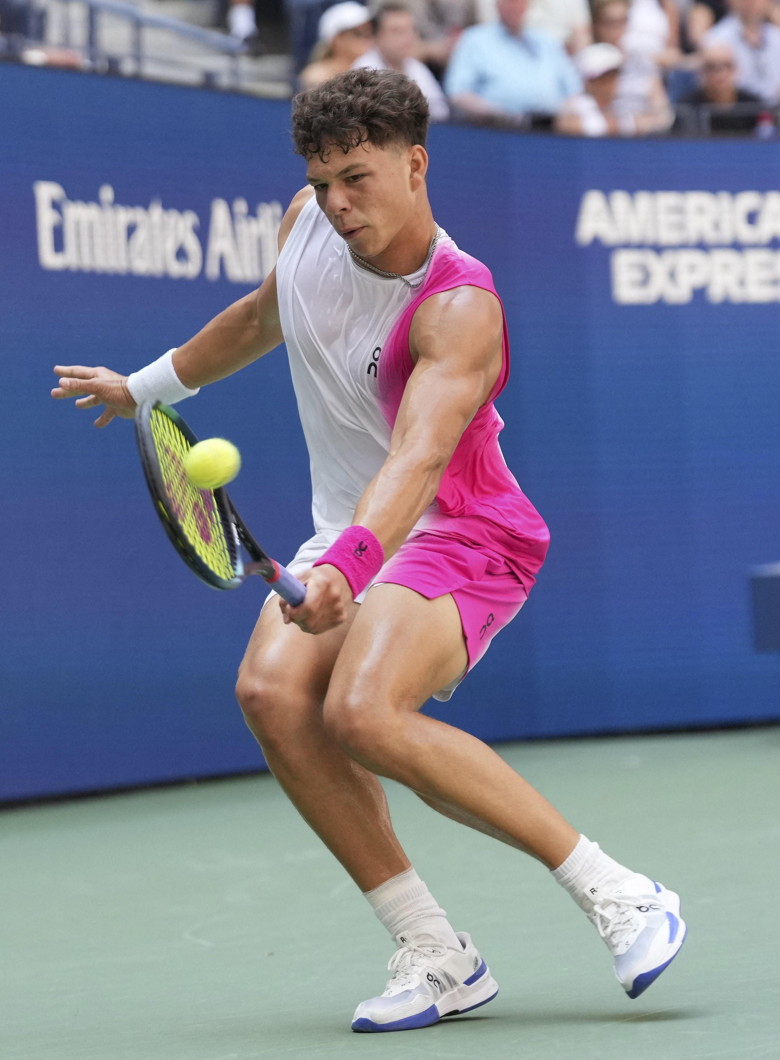 ben shelton, us open, ben shelton tennis style, on, on sneakers, Ben Shelton wears On during his match against Tommy Paul at the US Open on Sept. 3, 2023