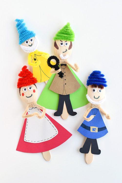 40+ Awesome Pipe Cleaner Crafts - Sherlock Gnomes Wooden Spoon Finger Puppets