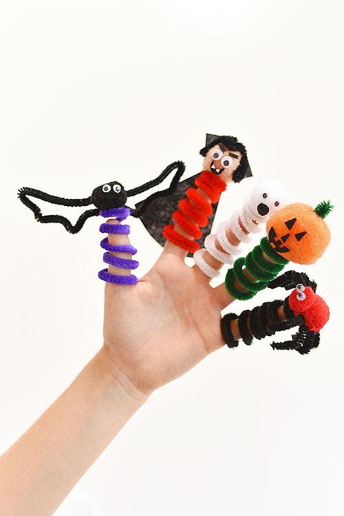 40+ Awesome Pipe Cleaner Crafts - Pipe Cleaner Halloween Finger Puppets