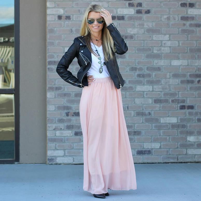 what to wear with pink maxi skirt t-shirt and leather jacket