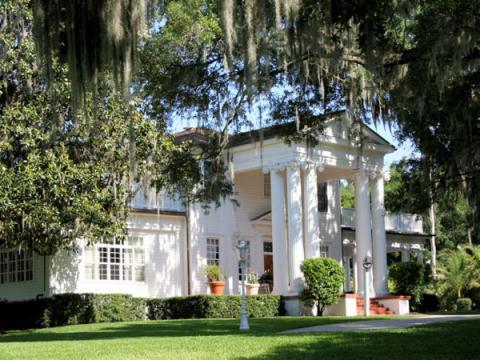 The 6,390-square-foot home on County Road 540 A in Lakeland, which George Jones called the “Old Plantation,” is on sale for $2.3 million.