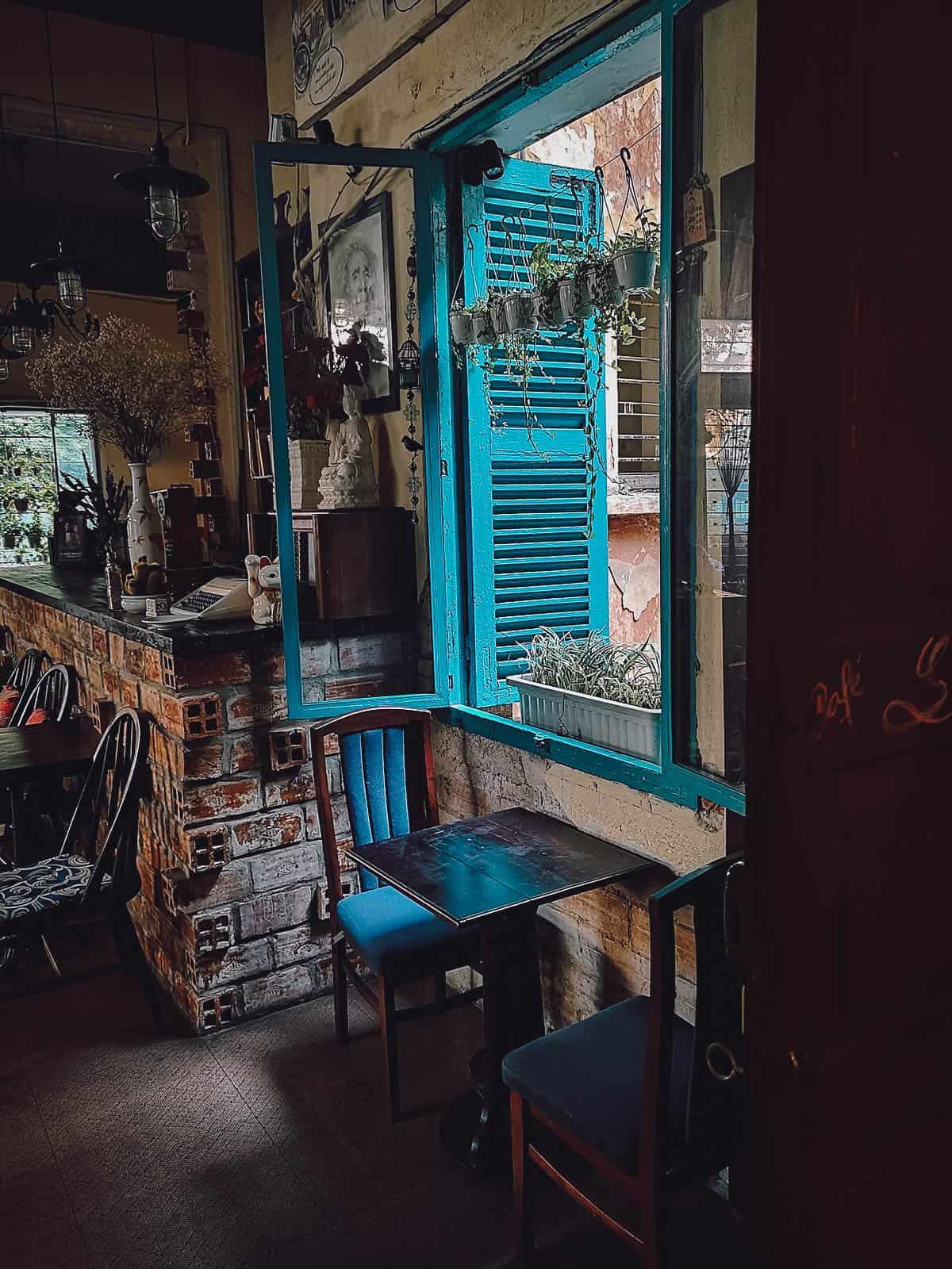 Cafe inside the Thai Van Lung building