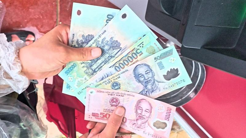 Vietnam money dong currency