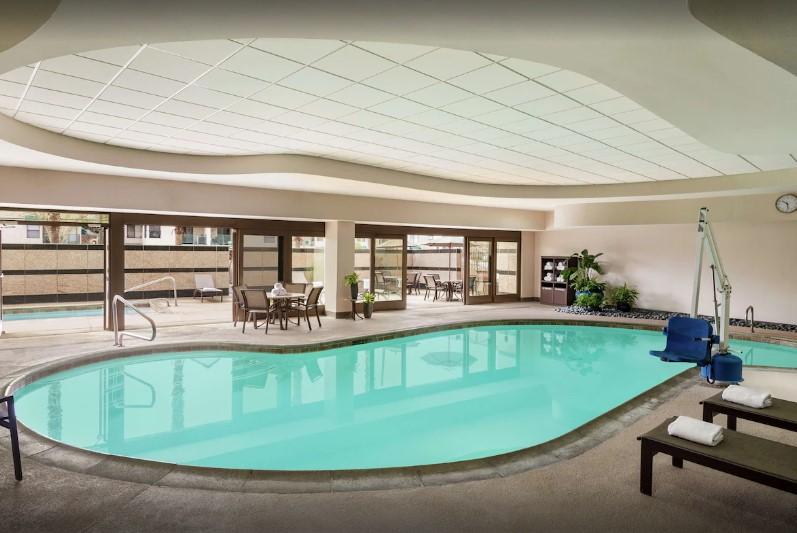 Embassy Suites by Hilton Convention Center Las Vegas with Indoor Pool