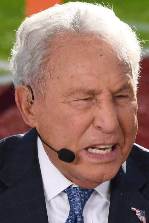 American-Sports-Broadcaster-And-Football-Analyst-Lee-Corso-e1695054106601.jpg