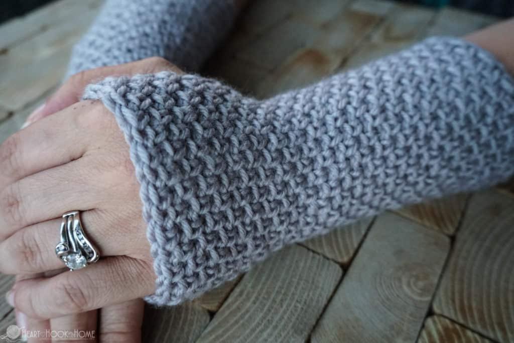 Texting Gloves free crochet pattern